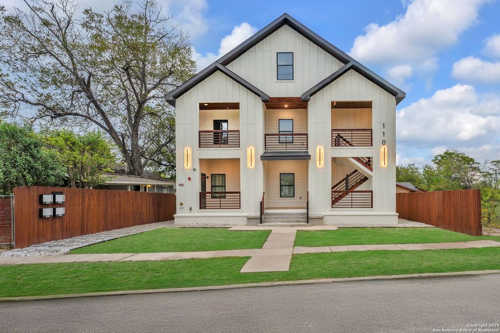Photo of 110 Webb 201 #201, San Antonio, TX 78223 (MLS # 1929950)