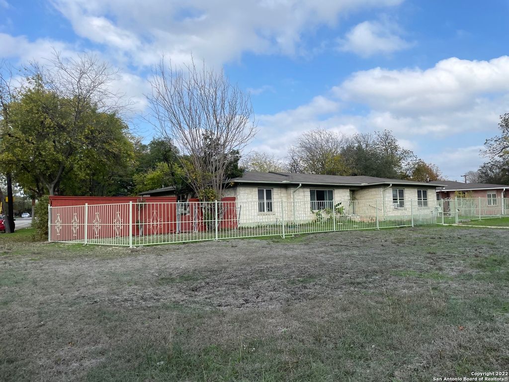 Photo of 243 Beverly Dr, San Antonio, TX 78228 (MLS # 1934513)