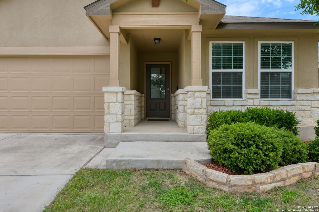 Photo of 8732 Ironwood Hill, San Antonio, TX 78254 (MLS # 1954928)