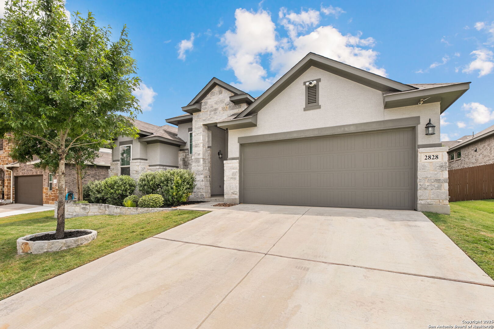 2828 Ashwood