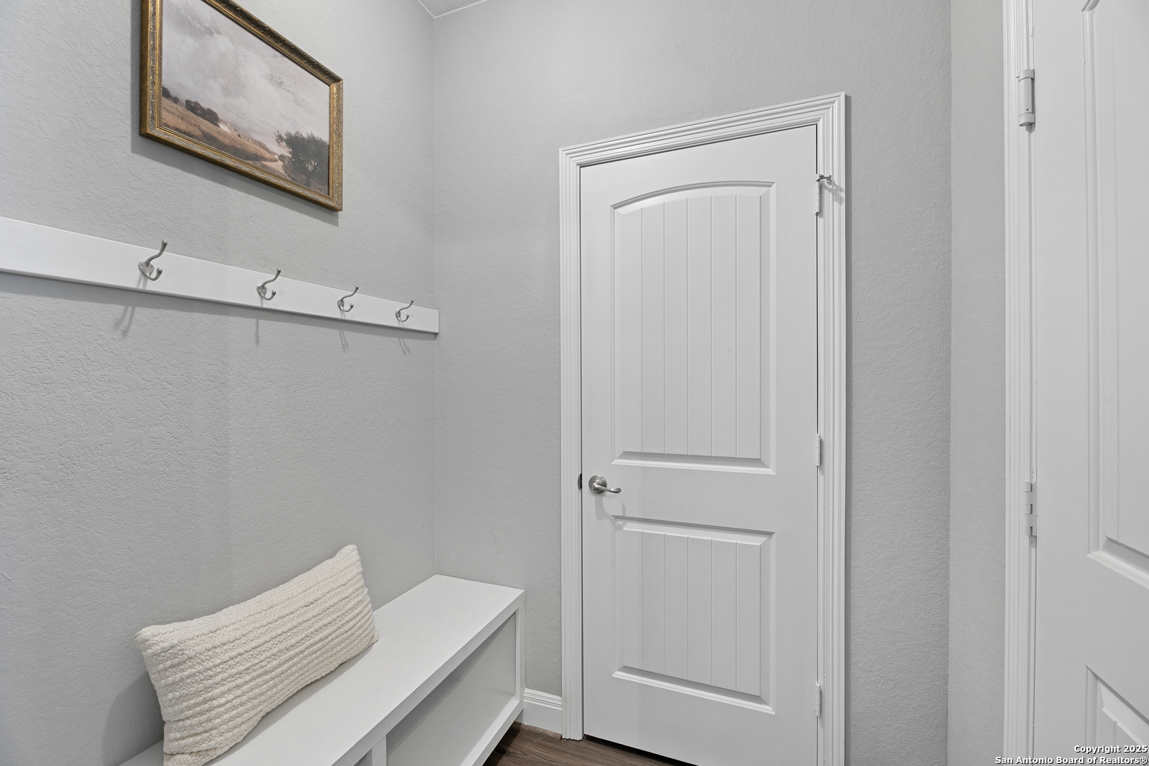 2828 Ashwood