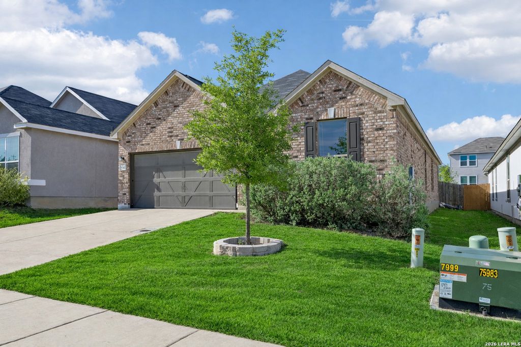 Photo of 235 W GRANITE SHORES DR, Boerne, TX 78006 (MLS # 1956619)