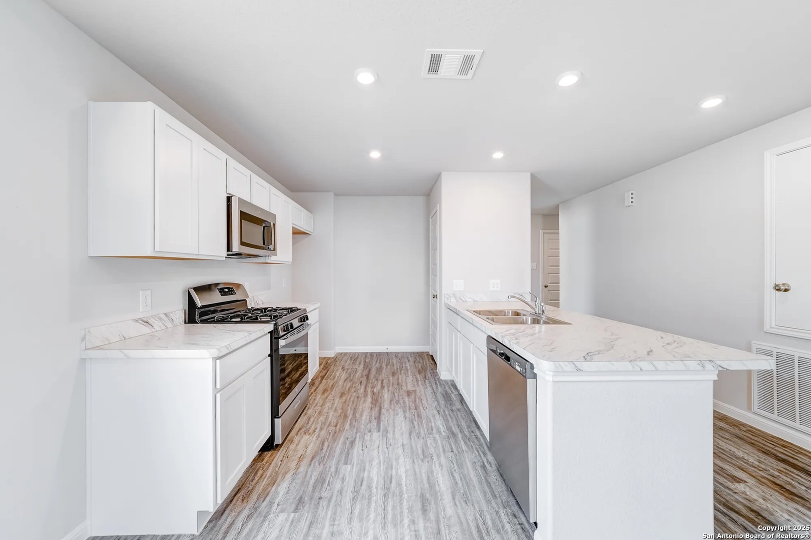302 Mariposa Circle