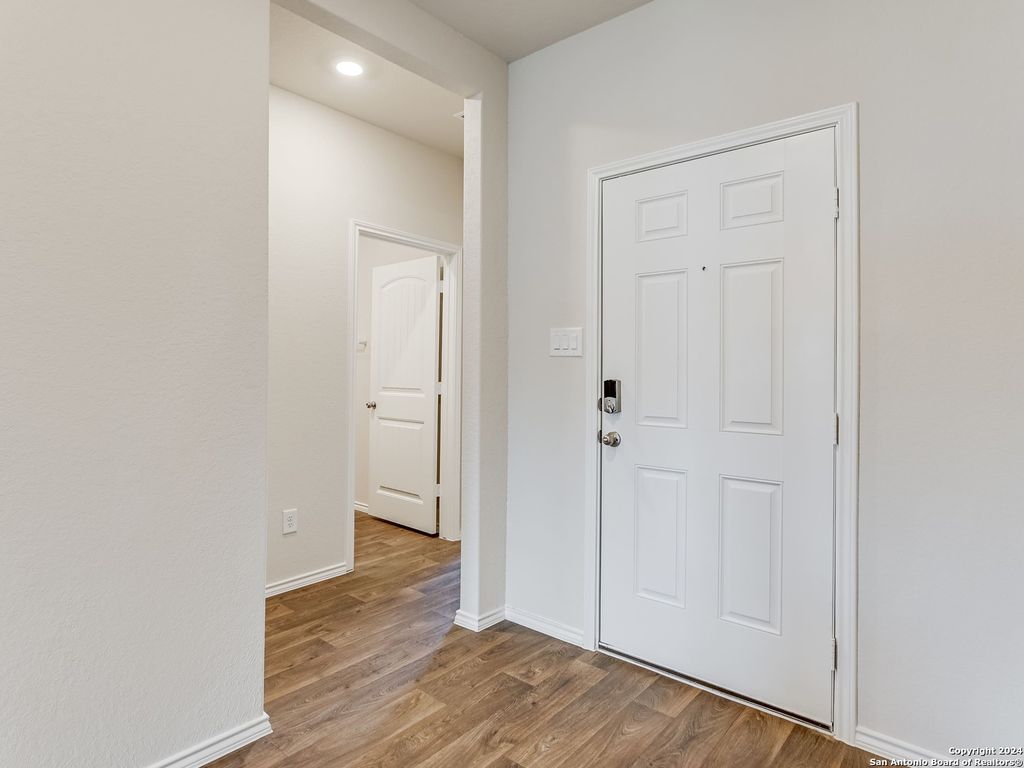 Photo of 909 Armadillo, Seguin, TX 78155 (MLS # 1898020)