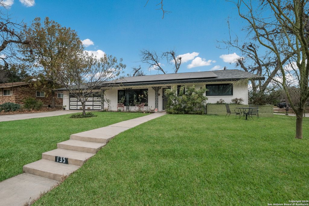 Photo of 135 Meadowood Ln, San Antonio, TX 78216 (MLS # 1934213)