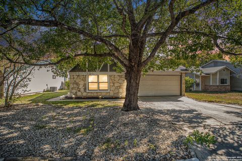 9848 Fortune Ridge Dr Converse TX 78109