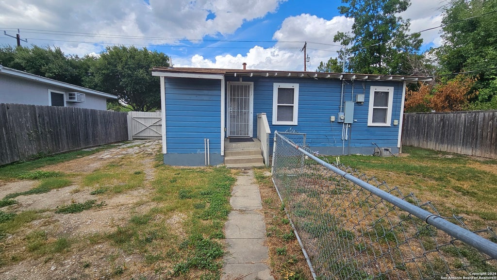 Photo of 1726 BASSE RD, San Antonio, TX 78213 (MLS # 2003914)