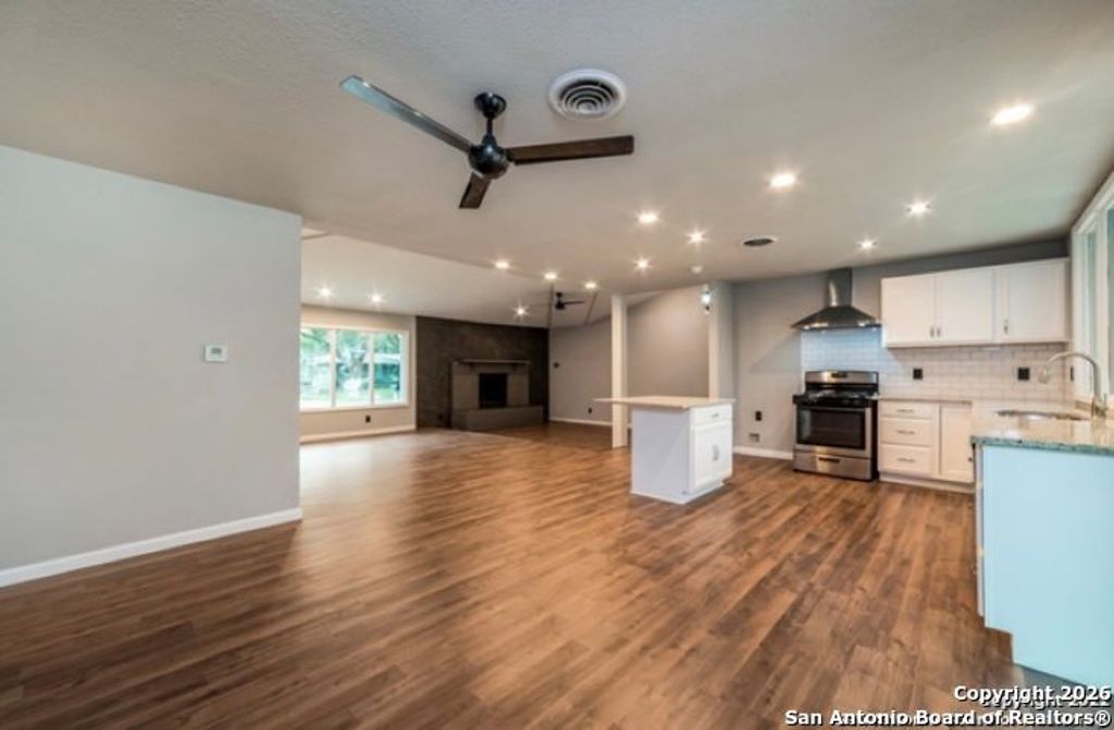 Photo of 3715 Electra Dr, San Antonio, TX 78218 (MLS # 1934460)