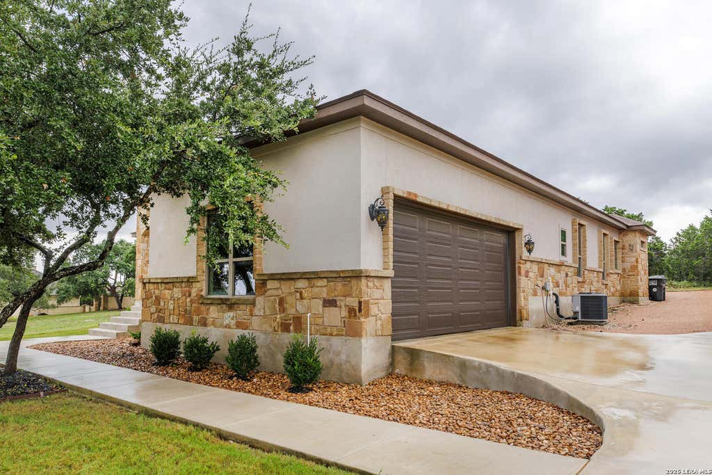 Photo of 2127 Oakwood, New Braunfels, TX 78132 (MLS # 2008262)