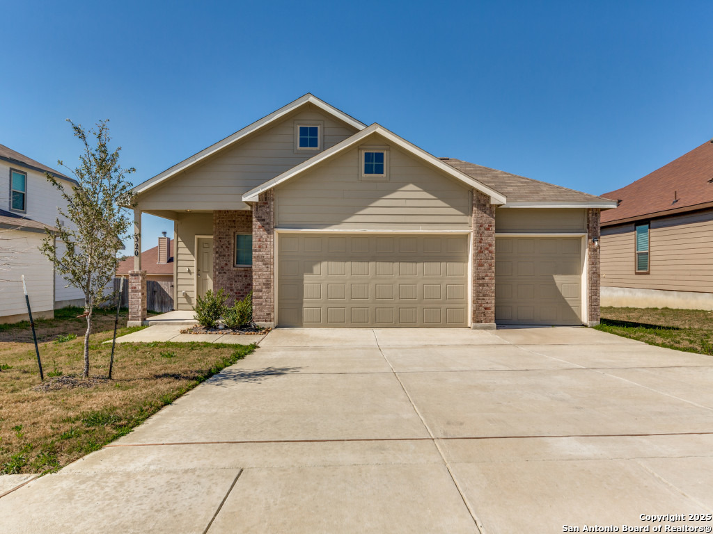 Photo 1 of 25 — 320 Saddle Leaf, Cibolo, TX 78108