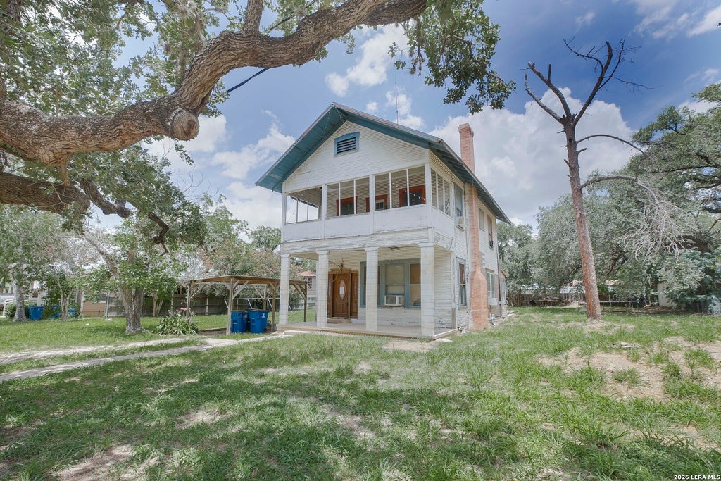 Photo of 623 San Antonio Street, Pleasanton, TX 78064 (MLS # 2008891)