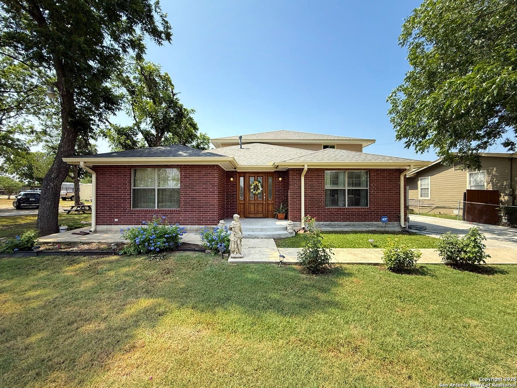 Photo of 710 W Baetz Blvd., San Antonio, TX 78221 (MLS # 1893763)
