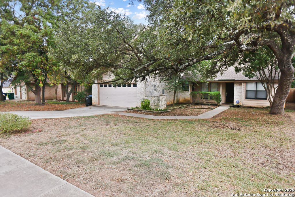 Photo of 13823 Chisom Creek St., San Antonio, TX 78249 (MLS # 1914070)