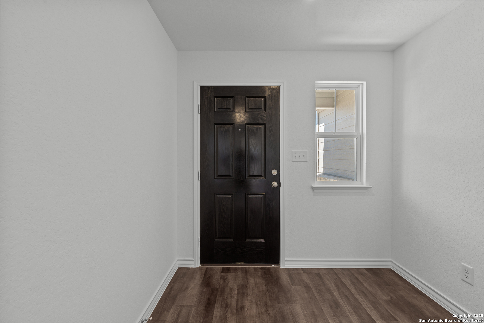 867 Bluegrass Point
