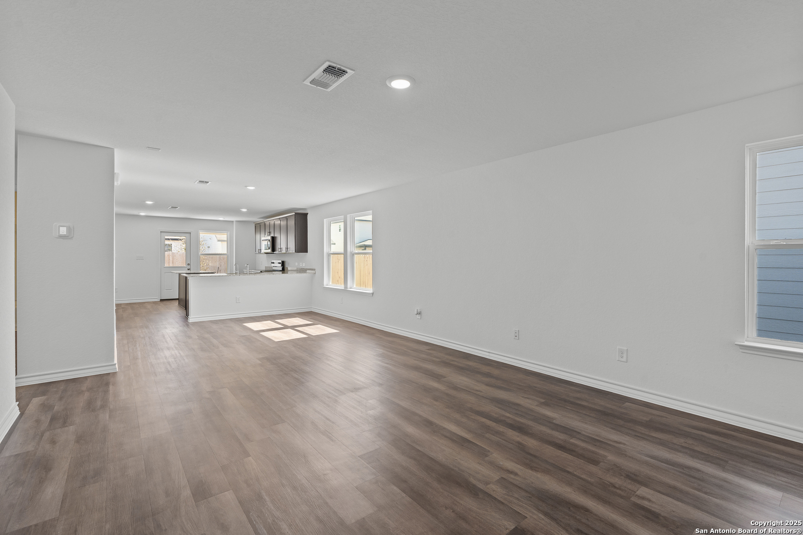 867 Bluegrass Point