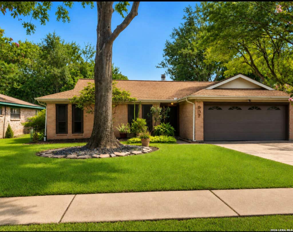 Photo of 907 REDWAY LN, Houston, TX 77062 (MLS # 2008746)