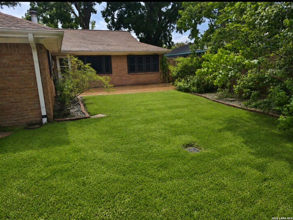 Photo of 907 REDWAY LN, Houston, TX 77062 (MLS # 2008746)