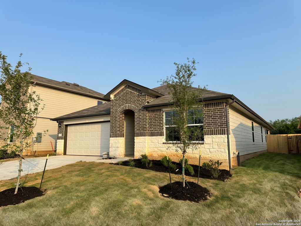 Photo of 1012 Peccary, Seguin, TX 78155 (MLS # 1922686)