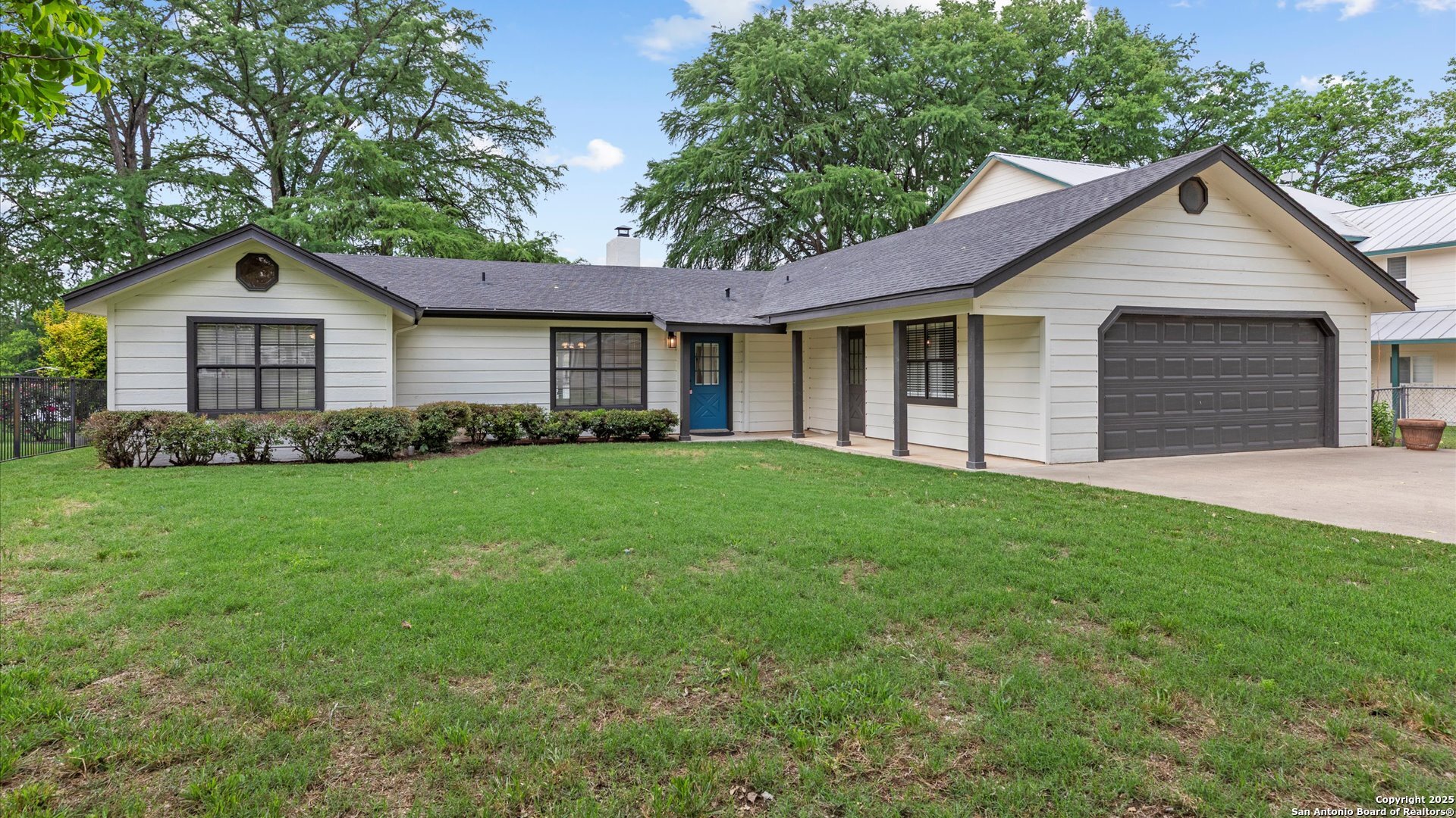 1309 E Zipp Rd