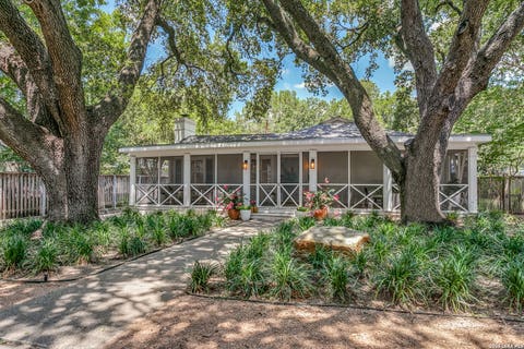 Photo of 317 ARCADIA PL, Terrell Hills, TX 78209 (MLS # 1991852)