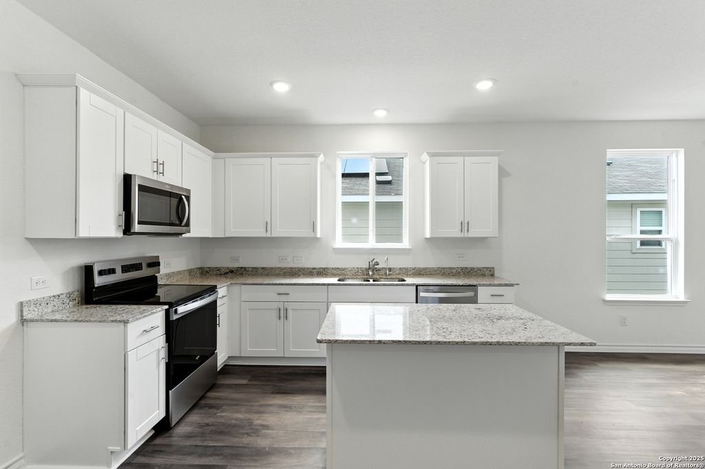 Photo of 939 Bluegrass Point, New Braunfels, TX 78130 (MLS # 1920411)