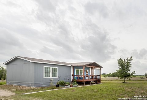 13650 adkins saint hedwig St Hedwig TX 78152