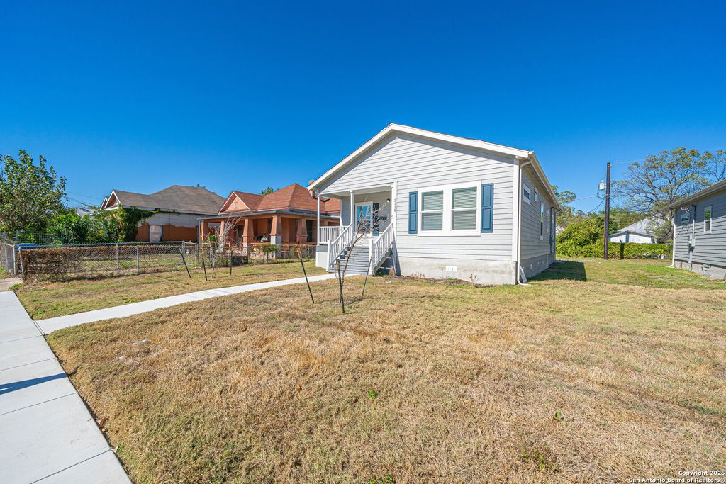 Photo of 2115 W Houston, San Antonio, TX 78207 (MLS # 1920936)