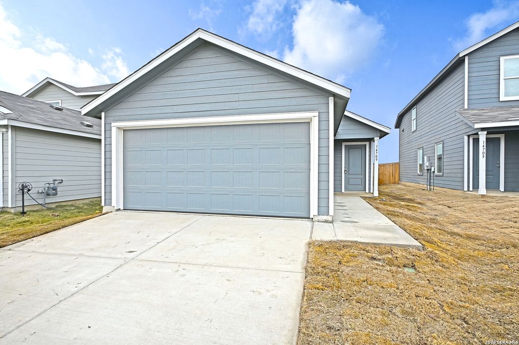 Photo of 14709 Mudstone, Elmendorf, TX 78112 (MLS # 1939065)