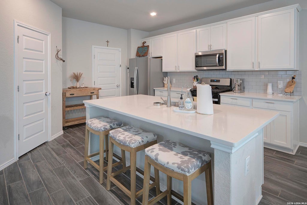 Photo of 152 HONEY OAK LN, New Braunfels, TX 78130 (MLS # 1969957)
