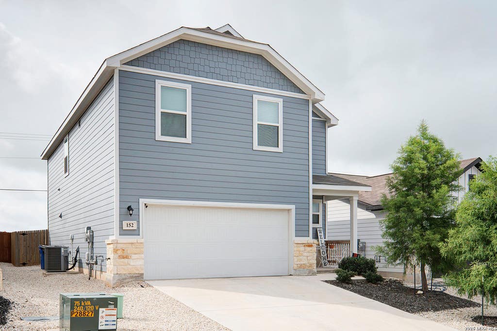 Photo of 152 HONEY OAK LN, New Braunfels, TX 78130 (MLS # 1969957)