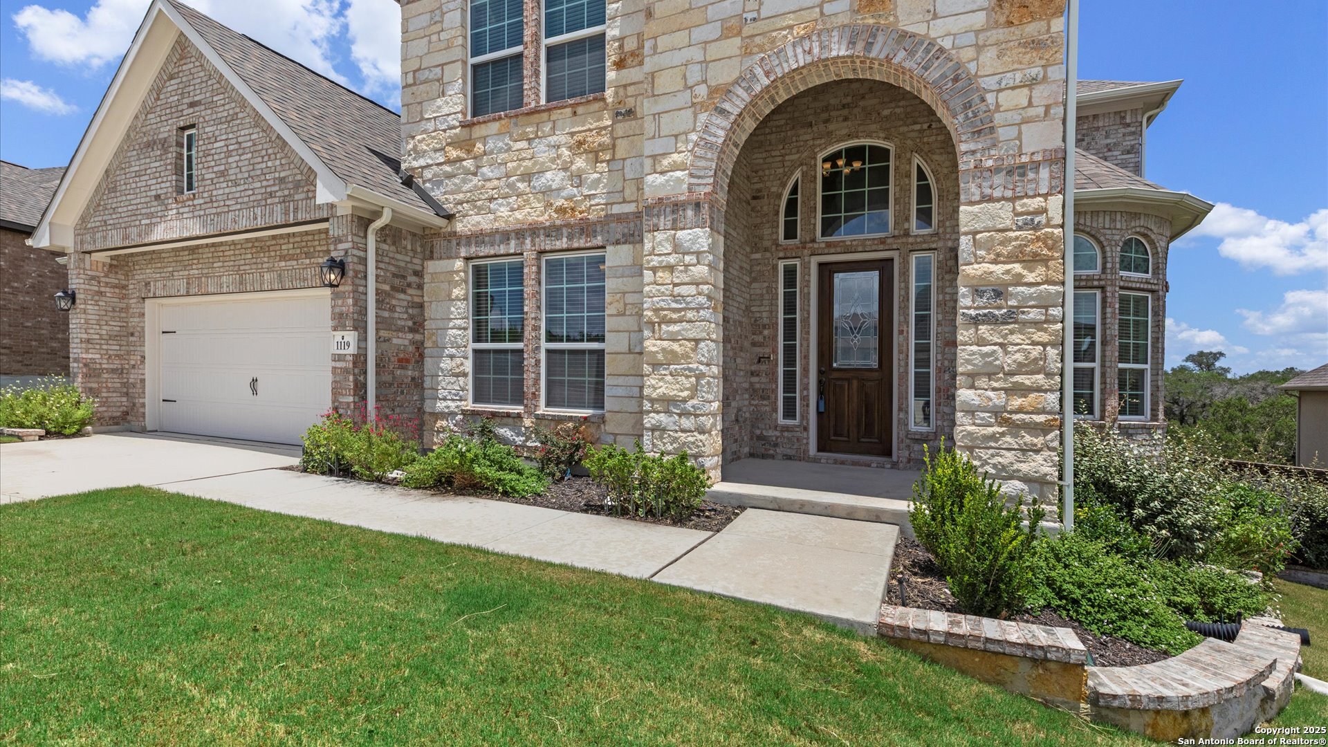 1119 Roaring Falls