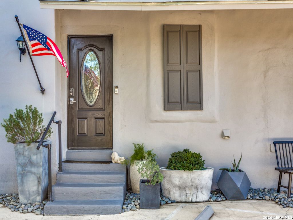 Photo of 1030 Montana &amp; 207 S Palmetto, San Antonio, TX 78203 (MLS # 1951211)