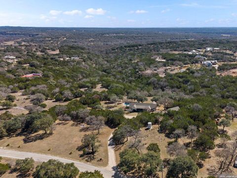 Photo of 711 Cypress Bend, Boerne, TX 78006 (MLS # 1943967)