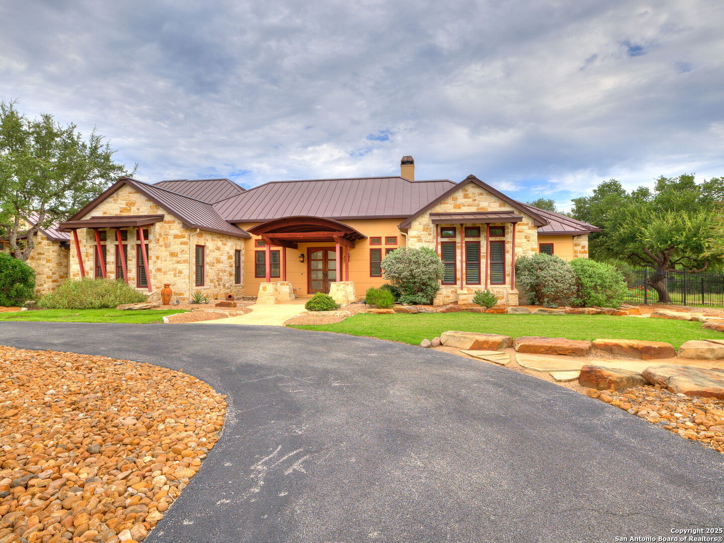 1170 Guadalupe Bend