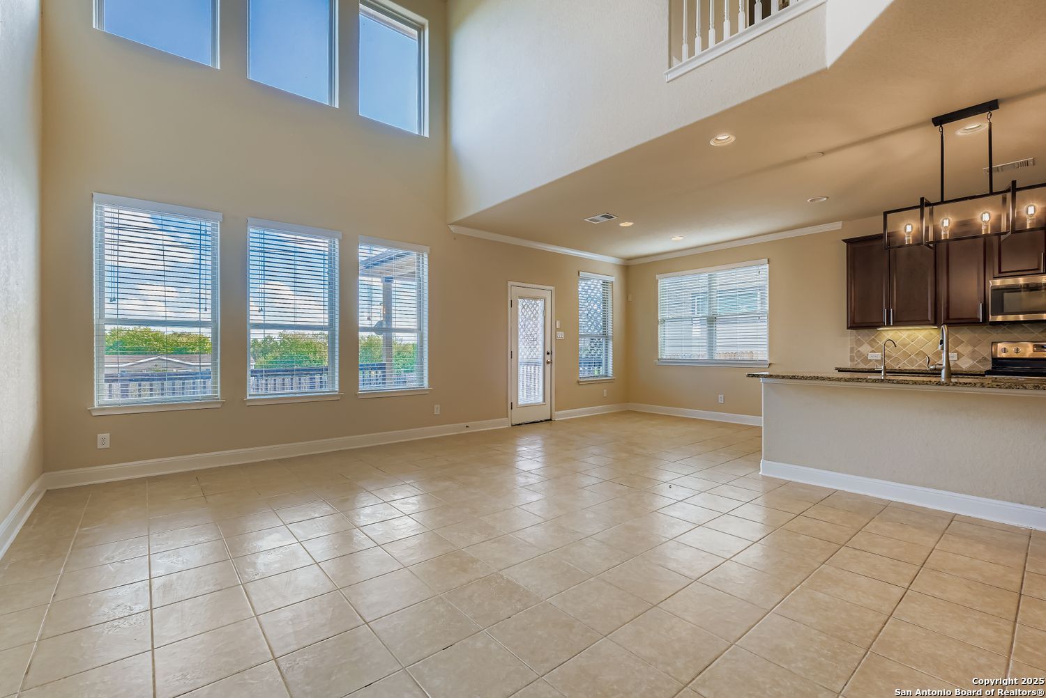 220 Heavenly View