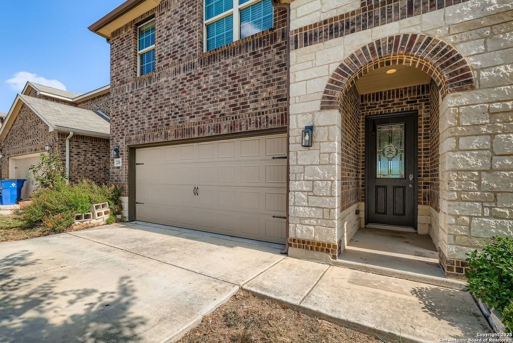 Photo of 220 Heavenly View, Cibolo, TX 78108 (MLS # 1917745)