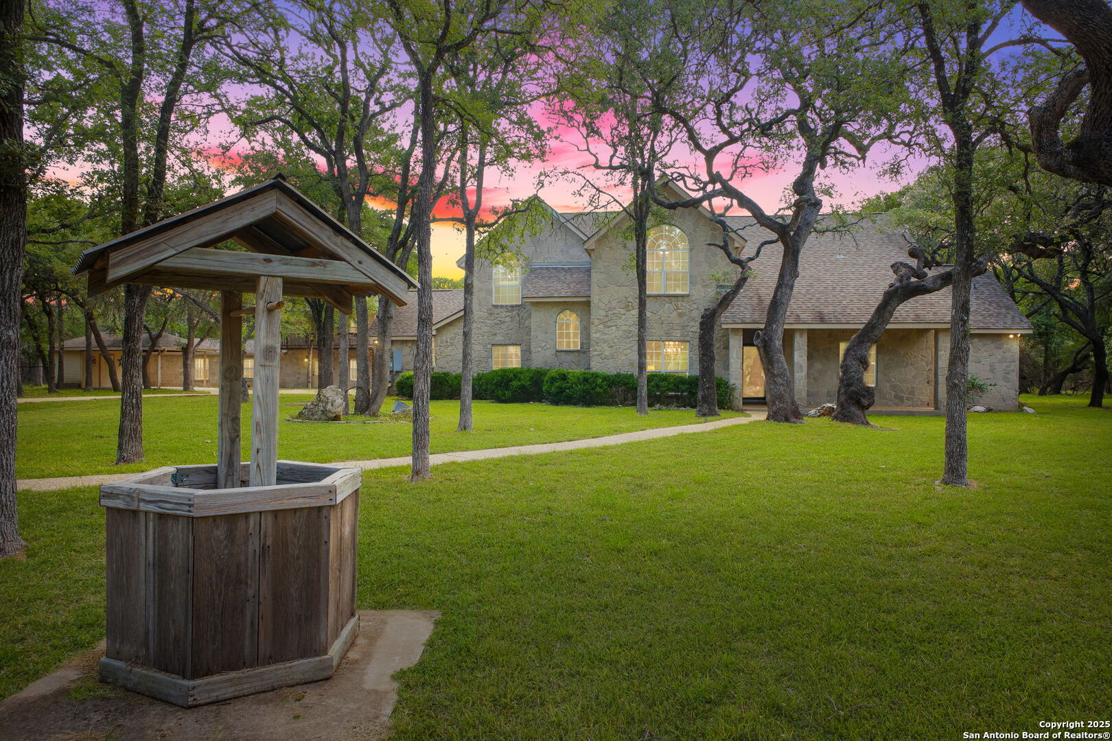 209 Sandy Oaks