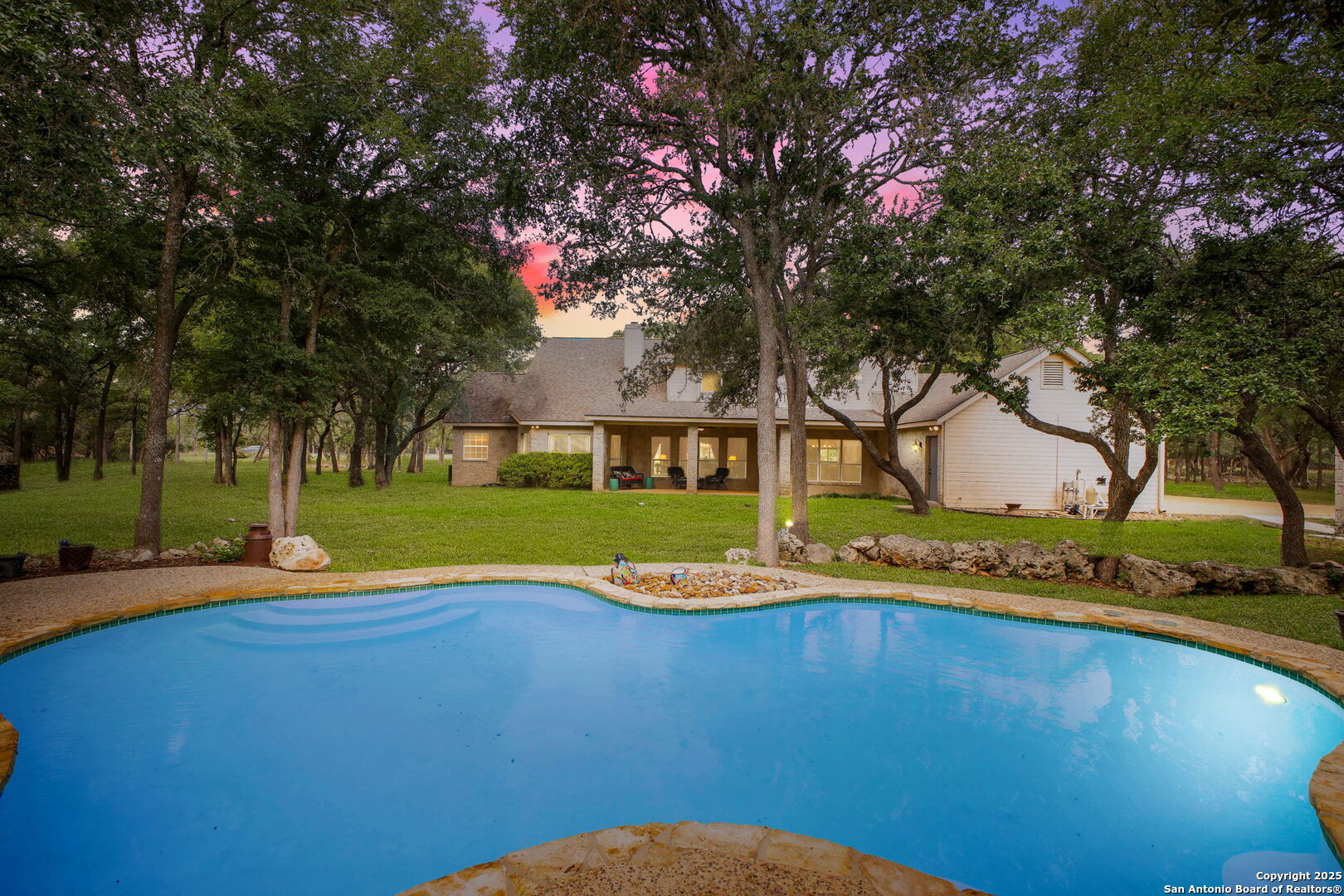 209 Sandy Oaks
