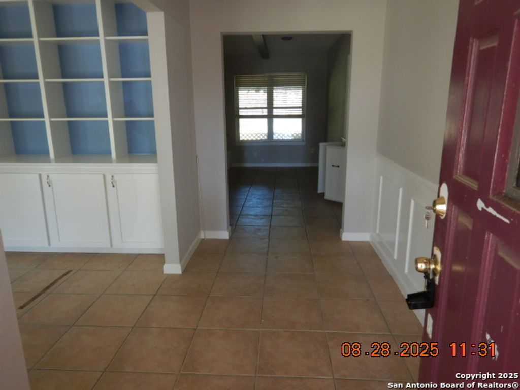 Photo of 517 Balfour Dr, Windcrest, TX 78239 (MLS # 1911947)