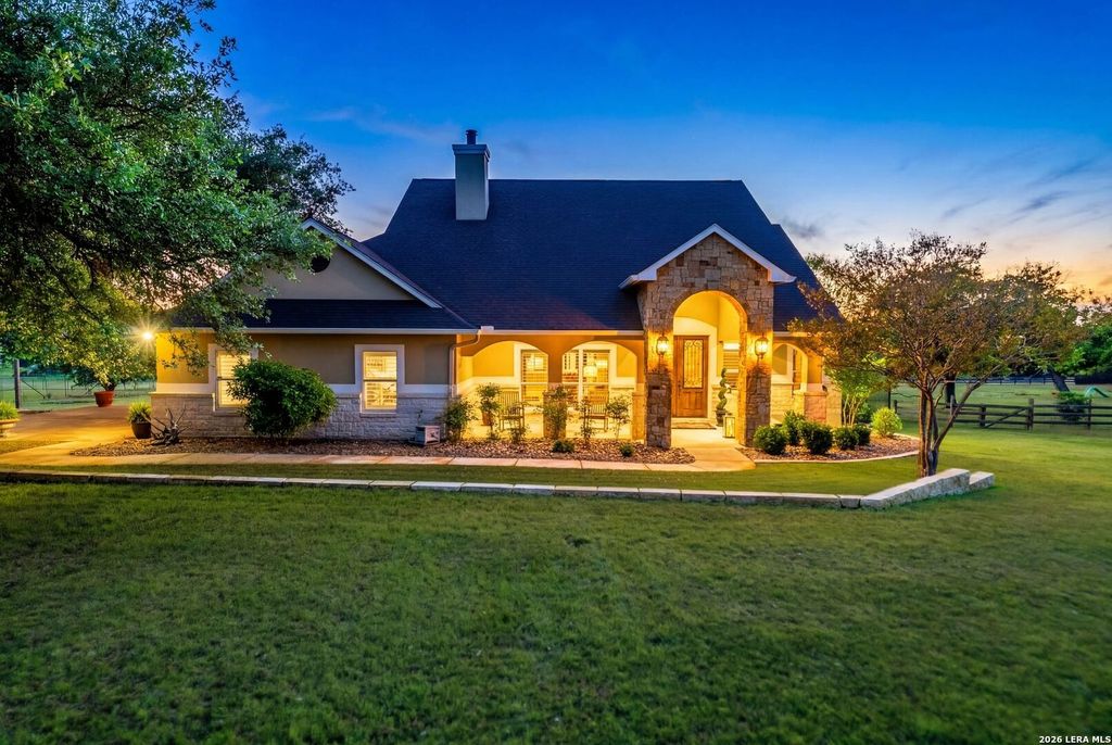 Photo of 194 Mull Rd, Kerrville, TX 78028 (MLS # 1956595)