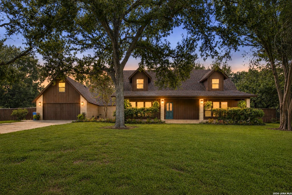 Photo of 221 Montwood, Seguin, TX 78155 (MLS # 2010884)
