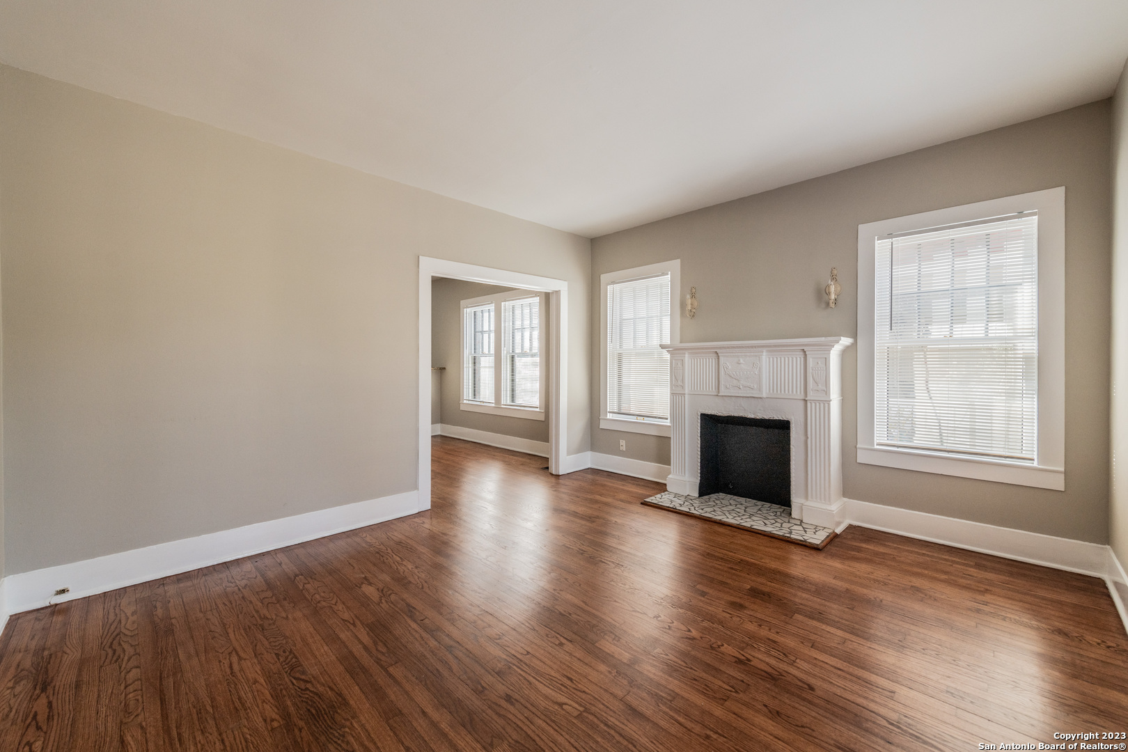 146 E Agarita Ave 2