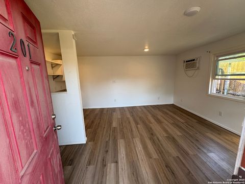 Photo of 411 Cincinnati, San Antonio, TX 78201 (MLS # 1923281)