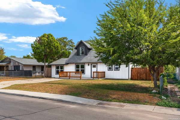 214 RAMBLING DR, SAN ANTONIO, TX 78220 - Image f4b80b62f5d9e3fb9db270ec5376501a/3573647576