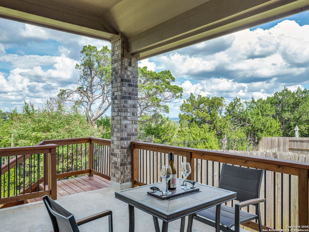 Photo of 21 Mariposa Pkwy W, Boerne, TX 78006 (MLS # 1913361)