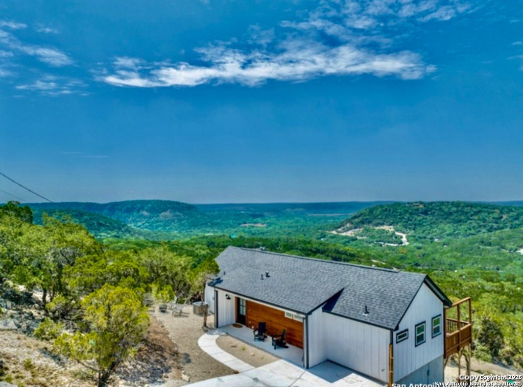 Photo of 460 Stenen Dr., Canyon Lake, TX 78133 (MLS # 1934319)