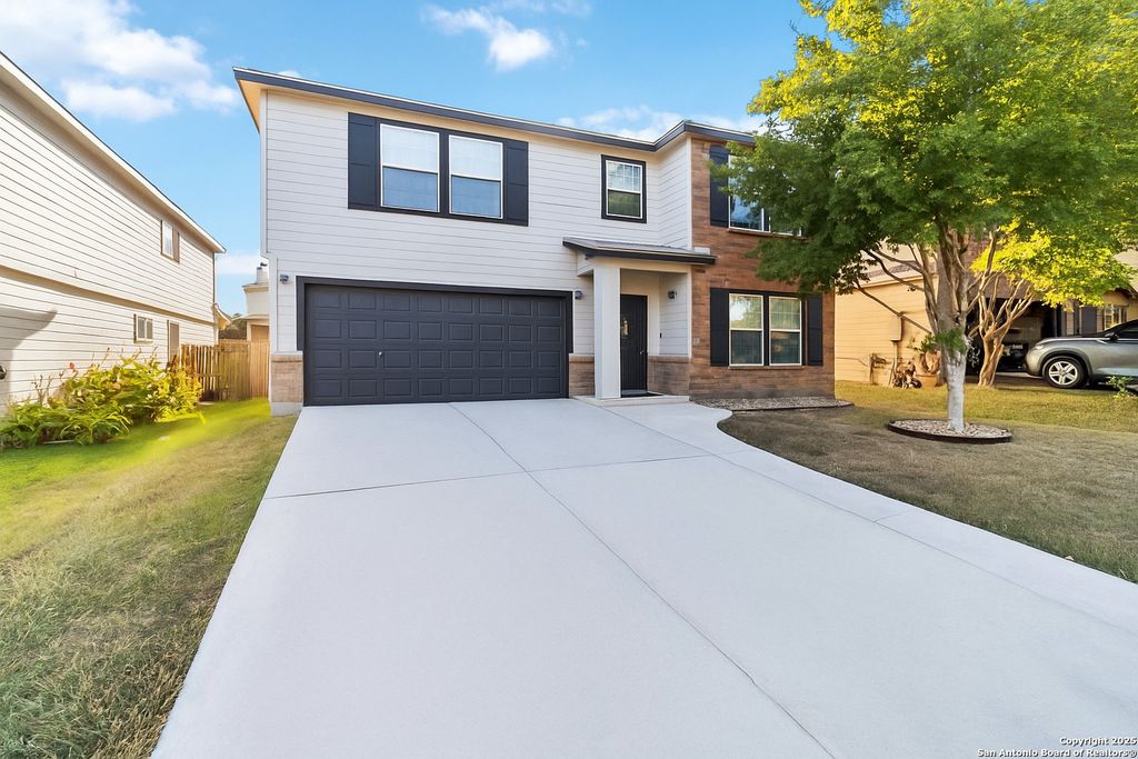 Photo of 208 Jordan, Boerne, TX 78006 (MLS # 1914922)