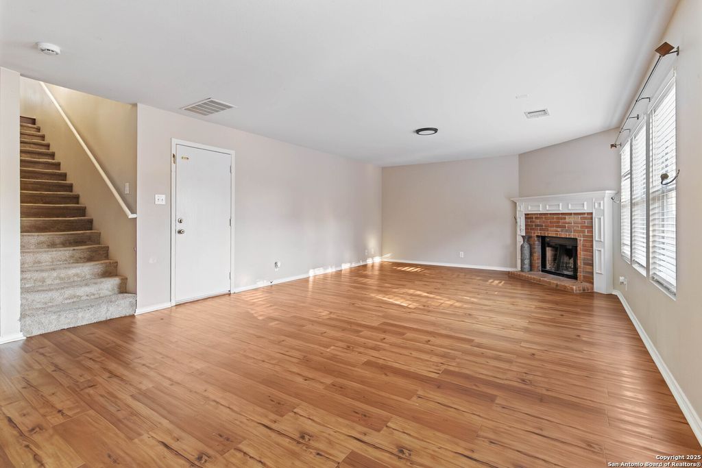 Photo of 208 Jordan, Boerne, TX 78006 (MLS # 1914922)