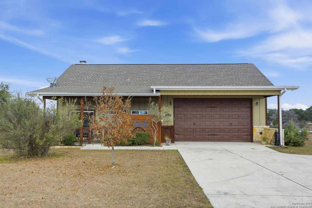 Photo of 116 Martingale Trail, Bandera, TX 78003 (MLS # 1928212)