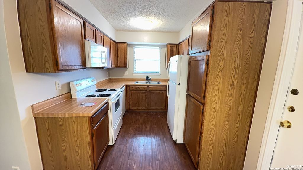Photo of 6931 Wright Way St 6933 #6933, San Antonio, TX 78240 (MLS # 1893875)